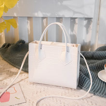 Load image into Gallery viewer, 2020 Fashion Trend Women Crocodile Pattern Crossbody Handbags
